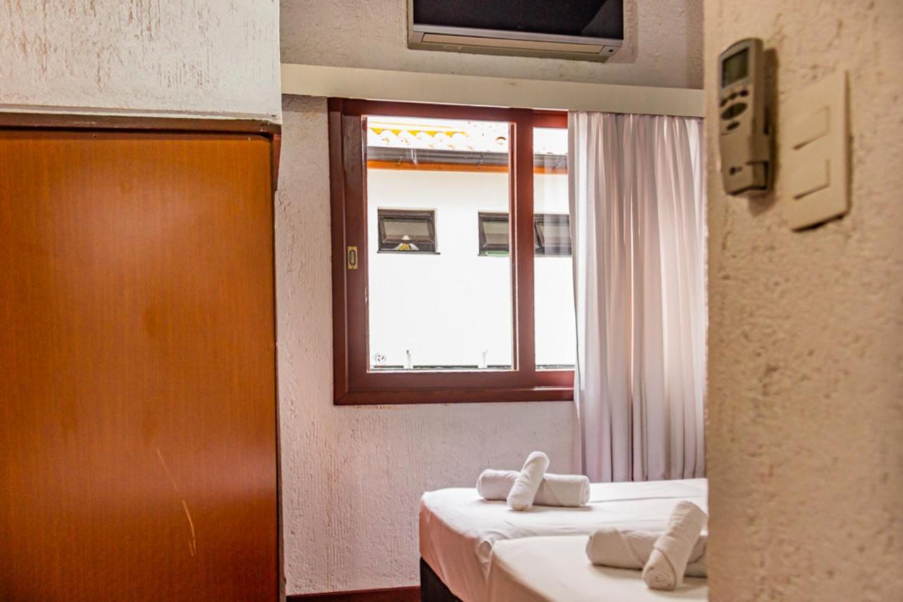 Apartamento Apartamento Duplex Térreo 01, Jurerê, 350m Da Praia *